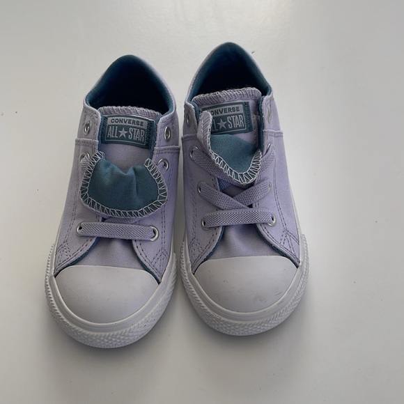Converse NWOT toddler shoes - Picture 4 of 6